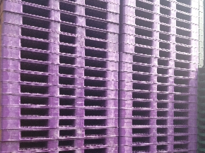 大型プラスチックパレットのある風景⑨