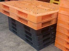 大型プラスチックパレットのある風景⑪