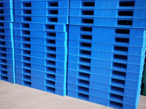 大型プラスチックパレットのある風景③