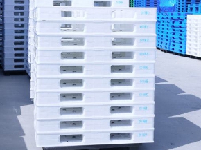 大型プラスチックパレットのある風景④